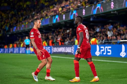 Mane hỏi thuê nhà của Thiago tại Munich